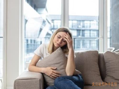 月经前后肚子异常疼痛有可能是子宫内膜异位症吗有哪些中药方子可以治疗?