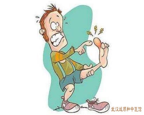 武汉中医门诊痛风名专家：痛风脚趾头疼痛浑身无力中药治疗效果怎么样？
