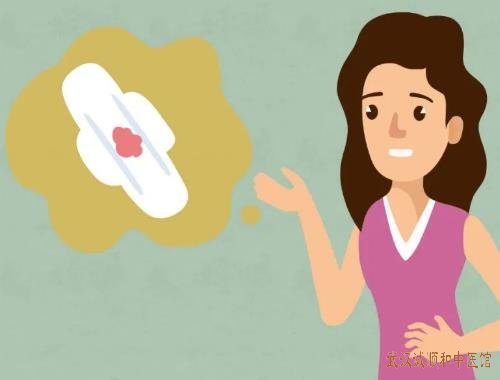 女性长期月经量过少色紫黑有血块，小腹胀痛采用中医治疗效果怎么样？