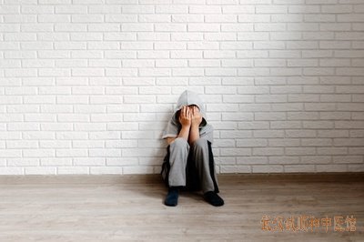 抑郁症频繁出现心慌心悸、失眠不安中药可以治疗吗？