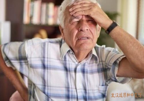 武汉大智路附近看中风偏瘫的老中医：老年人突发口舌歪斜偏身异常口齿不清等中医用什么方法治?