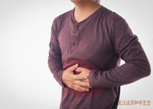 672医院退休专家吴隆贵：消化不良舌苔白厚腻大便不畅中医怎么治?