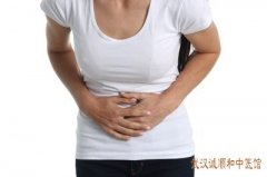 武汉口碑很好的中医博士后丁辛：胸脘堵闷呃逆生闷气后症状加重怎么服药